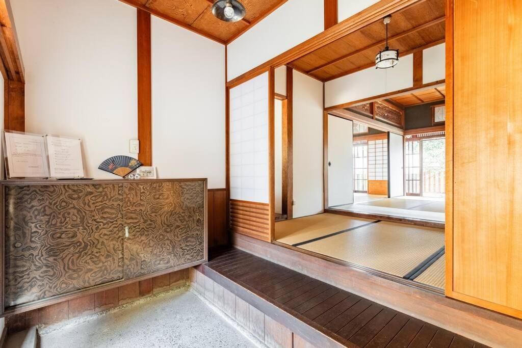日々の宿: 宇野駅から車で5分 直島へ 最大7名様 古民家貸切 一棟貸し Tamano Bagian luar foto